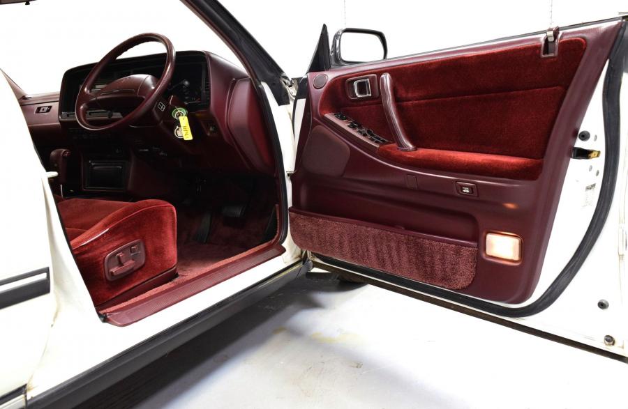 Детали интерьера Toyota Crown Royal Saloon Super Charger Hardtop (MS137) 1991 года  (фото 75 из 98)